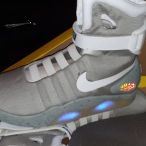 nike air mags $100